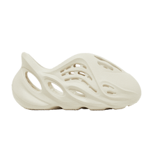Load image into Gallery viewer, adidas Yeezy Foam RNR Sand (Infants)