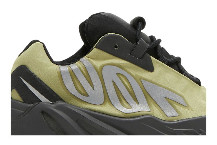 adidas Yeezy Boost 700 MNVN Resin (Infants)
