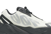 Load image into Gallery viewer, adidas Yeezy Boost 700 MNVN Bone (Infants)