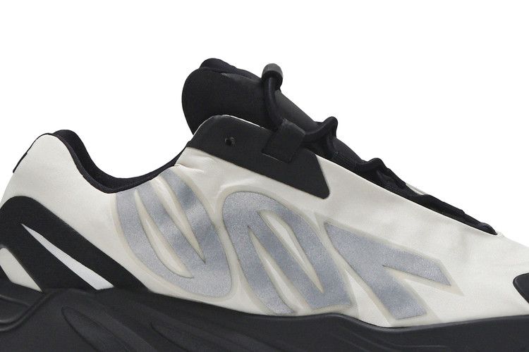 adidas Yeezy Boost 700 MNVN Bone (Kids)