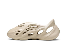 Load image into Gallery viewer, adidas Yeezy Foam RNNR Sand