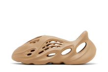 Load image into Gallery viewer, adidas Yeezy Foam RNR Clay Taupe