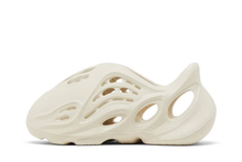 Load image into Gallery viewer, adidas Yeezy Foam RNR Sand (Kids)