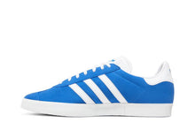 Load image into Gallery viewer, adidas Gazelle Blue Cloud White Gold Metallic