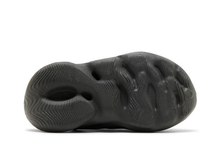 Load image into Gallery viewer, adidas Yeezy Foam RNR Carbon (Infants)
