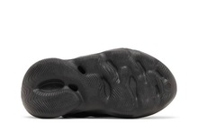 Load image into Gallery viewer, adidas Yeezy Foam RNR Onyx (Infants) (2022/2024)