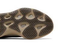 Load image into Gallery viewer, adidas Yeezy 700 V3 Fade Carbon