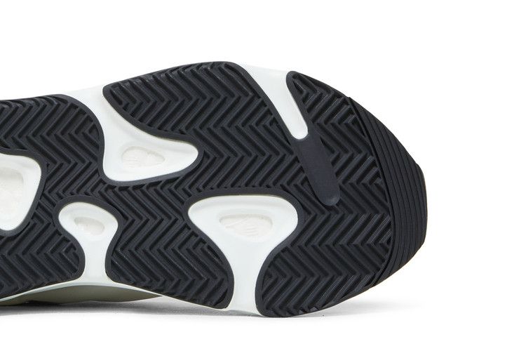 adidas Yeezy Boost 700 MNVN Laceless Analog