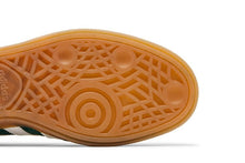 Load image into Gallery viewer, adidas Handball Spezial Collegiate Green Gum