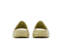 Load image into Gallery viewer, adidas Yeezy Slide Resin (2022) (Kids)