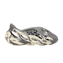 Load image into Gallery viewer, adidas Yeezy Foam RNNR MXT Moon Gray