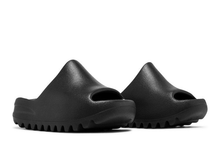 Load image into Gallery viewer, adidas Yeezy Slide Dark Onyx (Kids)