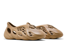 Load image into Gallery viewer, adidas Yeezy Foam RNNR Ochre