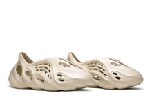 Load image into Gallery viewer, adidas Yeezy Foam RNNR Sand