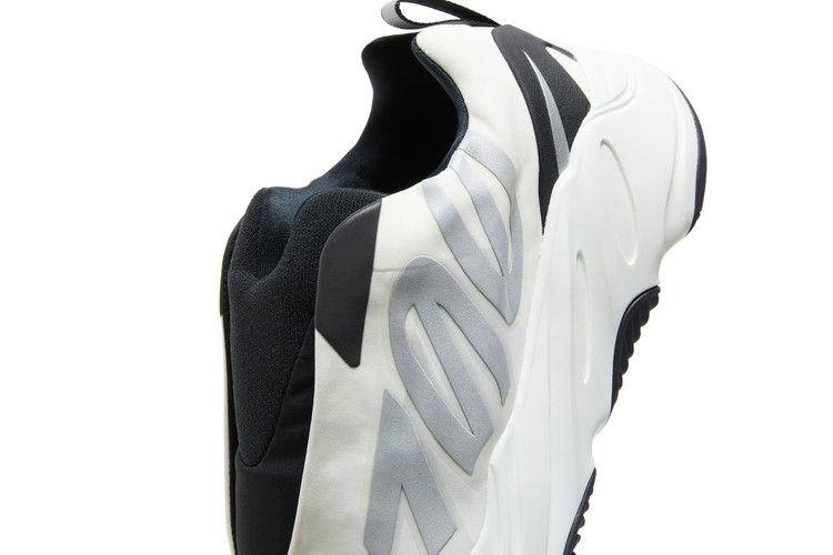 adidas Yeezy Boost 700 MNVN Laceless Analog