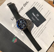 Load image into Gallery viewer, Tag Heuer Aquaracer Blue Dial Watch for Men - CAY111B.FT6041