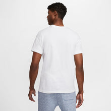 Load image into Gallery viewer, Men's Nike Sportswear Club T-Shirt