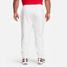 Load image into Gallery viewer, Men's Nike Sportswear Club Fleece Joggers