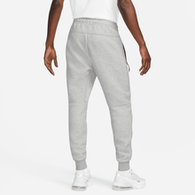 Load image into Gallery viewer, Men's Nike Sportswear Tech Fleece Joggers