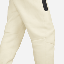 Load image into Gallery viewer, Men's Nike Sportswear Tech Fleece Joggers