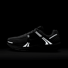 Load image into Gallery viewer, Women's Nike Zoom Vomero 5 "White Hot Fuchsia"