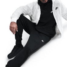 Load image into Gallery viewer, Men's Nike Club Joggers
