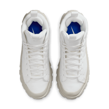 Load image into Gallery viewer, Women's Nike Blazer Roam Mid Winterized "Summit White Phantom"
