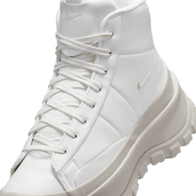 Load image into Gallery viewer, Women's Nike Blazer Roam Mid Winterized "Summit White Phantom"