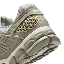 Load image into Gallery viewer, Men's Nike Zoom Vomero 5 "Dark Stucco"
