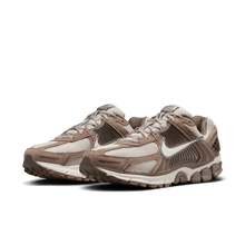 Load image into Gallery viewer, Men's Nike Zoom Vomero 5 "Mink Brown"
