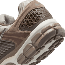 Load image into Gallery viewer, Men's Nike Zoom Vomero 5 "Mink Brown"