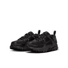 Load image into Gallery viewer, Big Kids' Nike Vomero 5 "Triple Black"