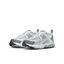 Load image into Gallery viewer, Big Kids' Nike Vomero 5 "Pure Platinum Metallic Silver"