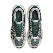 Load image into Gallery viewer, Men's Nike V2K Run "Vintage Green"