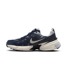 Load image into Gallery viewer, Men's Nike V2K Run "Obsidian Thunder Blue"