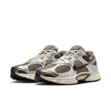Load image into Gallery viewer, Men's Nike V5 RNR "Cave Stone"