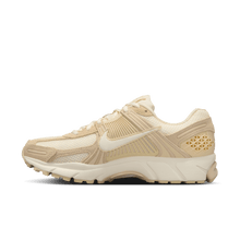 Load image into Gallery viewer, Women's Nike Zoom Vomero 5 "Beach"