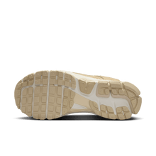 Load image into Gallery viewer, Women's Nike Zoom Vomero 5 "Beach"