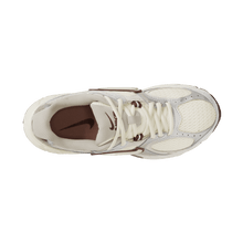Load image into Gallery viewer, Women's Nike V5 RNR "Sail Fauna Brown"