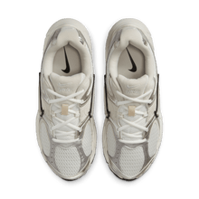 Load image into Gallery viewer, Women's Nike V5 RNR "Summit White Light Orewood"