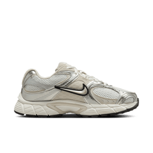 Load image into Gallery viewer, Women's Nike V5 RNR "Summit White Light Orewood"