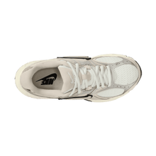 Load image into Gallery viewer, Women's Nike V5 RNR "Summit White Light Orewood"