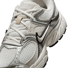 Load image into Gallery viewer, Women's Nike V5 RNR "Summit White Light Orewood"