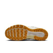 Load image into Gallery viewer, Women's Nike P-6000 "Photon Dust Light Khaki"