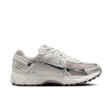 Load image into Gallery viewer, Women's Nike Zoom Vomero 5 "Chrome Platinum Violet"