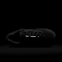 Load image into Gallery viewer, Women's Nike Zoom Vomero 5 "Chrome Platinum Violet"