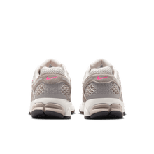 Load image into Gallery viewer, Women's Nike Zoom Vomero 5 "College Grey Medium Ash"