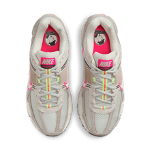 Load image into Gallery viewer, Women's Nike Zoom Vomero 5 "College Grey Medium Ash"