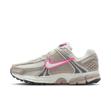 Load image into Gallery viewer, Women's Nike Zoom Vomero 5 "College Grey Medium Ash"