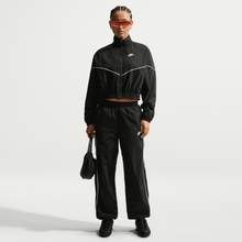 Load image into Gallery viewer, Women's Nike Sportswear Windrunner Woven Pants